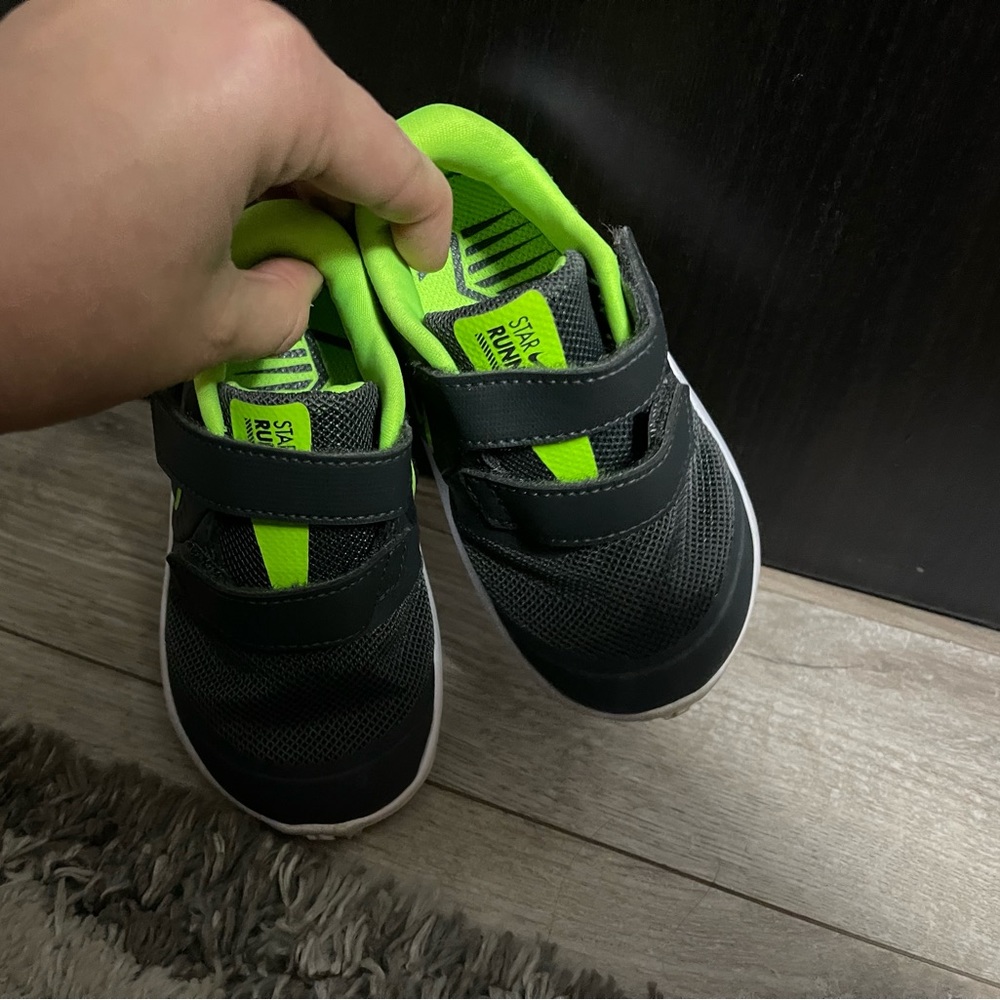 Nike star runners